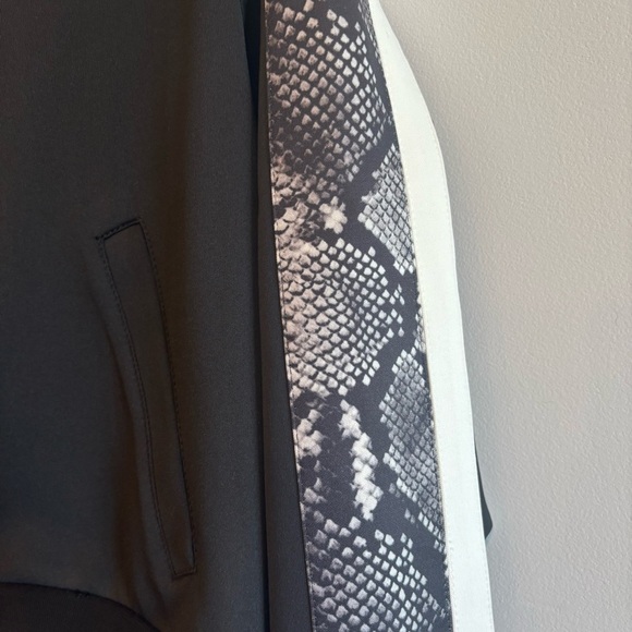 Pam & Gela Black Snakeskin Print Front Zip Track Jacket Medium Athleisure - Picture 6 of 13